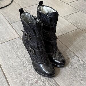 Stylish Black Quilted Women's Boots